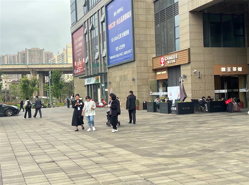 保利星街区商业核心区域