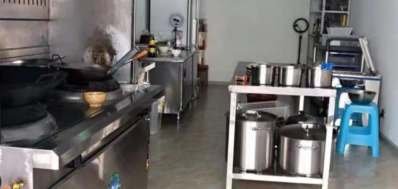 昆钢湖西综合市场夜市(淹虾王旁)铺面转让